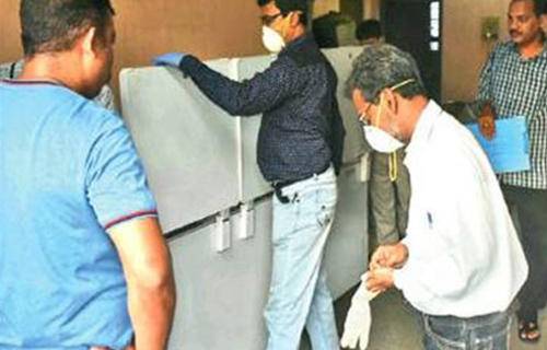 3 برس سے ماں کی لاش فریج میں چھپانے والے بیٹے کو گرفتار کرلیا گیا