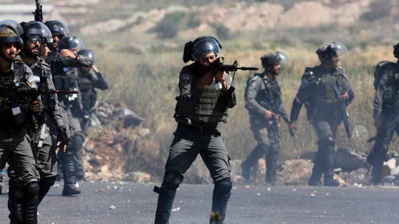 فلسطینی مظاہرین اور اسرائیلی فورسز کے درمیان غزہ اور اسرائیل کی سرحد پر جھڑپیں