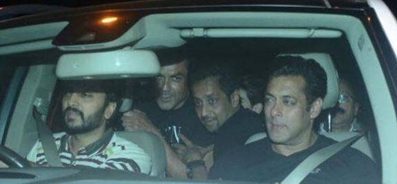 سلمان خان رہائی کے بعد ساتھی اداکار کی سالگرہ منانے پہنچ گئے 