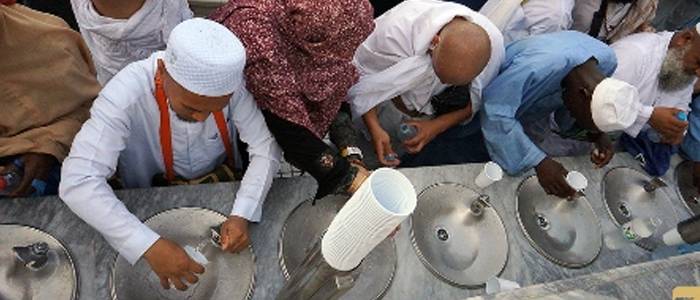 عازمین حج کو آب زم ز م کی صرف ایک بوتل لے جانے کی اجازت ہے، سعودی محکمہ کسٹمز