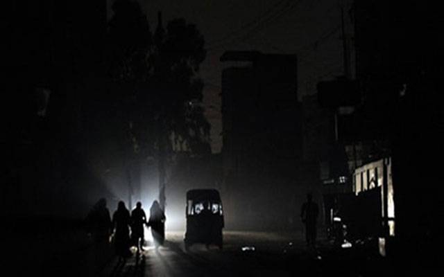 کراچی ، بارہ گھنٹے بجلی کی غیراعلانیہ لوڈ شیڈنگ سے شہریوں کا جینا محال