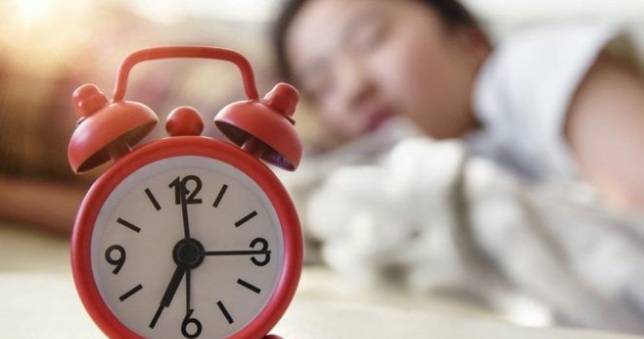 طبی ماہرین نے رات کو جلدی سونے اور صبح جلدی اٹھنے کے فوائد بتا دیئے
