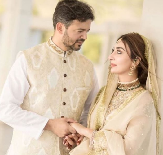 معروف سابق اداکارہ عائشہ خان کی میجر عقبہ کے ساتھ نکاح کی تصاویر سامنے آگئیں