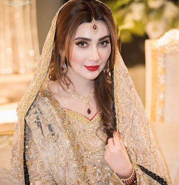 سابق اداکارہ عائشہ خان کے ولیمے کی تصاویر بھی سامنے آگئیں