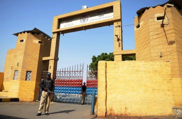 سینٹرل جیل کراچی میں دو قیدی 'پر اسرار' طور پر ہلاک