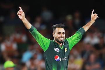قومی ٹیم میں مصروفیات کے باعث فہیم اشرف نے کاﺅنٹی کرکٹ سے معاہد ہ ختم کردیا