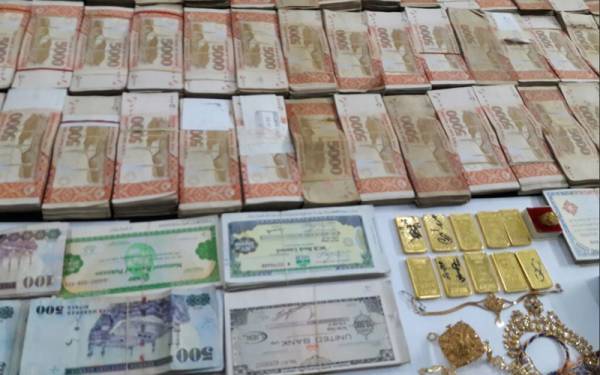 نیب کا سیکرٹری بلدیات سندھ رمضان سولنگی کے گھر چھاپہ، 3 کروڑ15 لاکھ روپے برآمد کرلئے