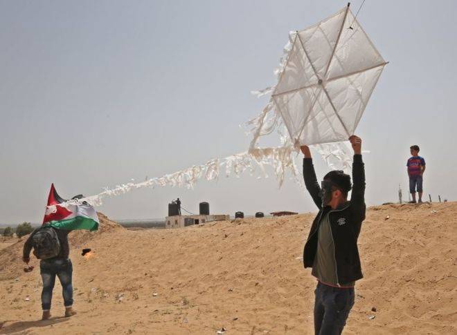 فلسطینیوں نے اسرائیلی فوج کیخلاف مظاہروں میں انوکھا ہتھیار متعارف کرا دیا