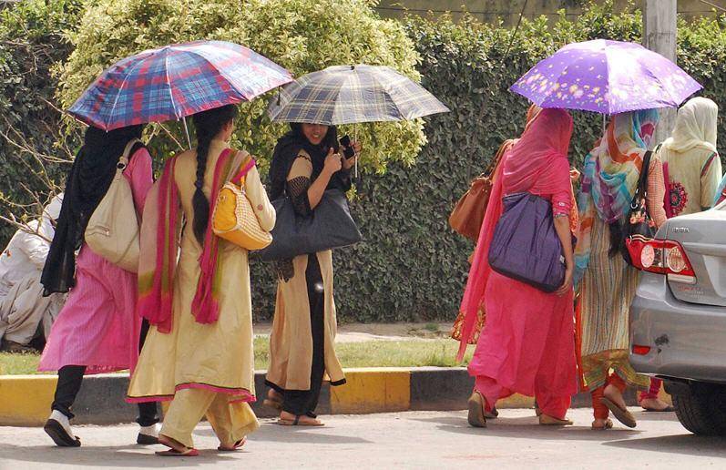 آج لاہور سمیت ملک کے بیشتر علاقوں میں موسم گرم اور خشک رہے گا،محکمہ موسمیات