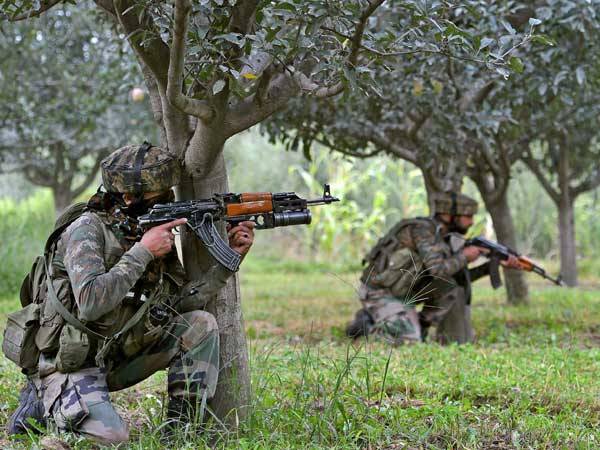 بھارتی فورسز کی ایل او سی معاہدے کی خلاف ورزی ، گولہ باری سے دو افراد شہید