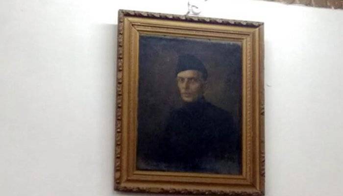 تنگ نظر بھارتی حکومت نے علی گڑھ یونیورسٹی میں آویزاں قائداعظم کی تصویر ہٹا دی 