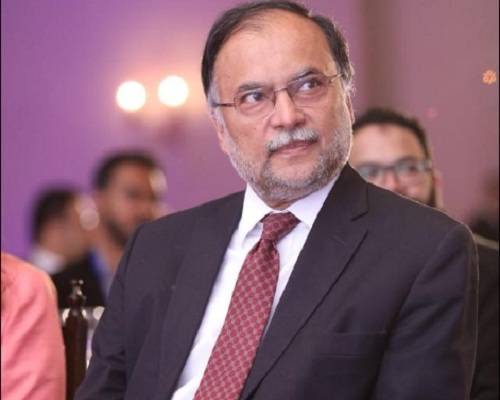 خلائی مخلوق کا توڑ پاکستان کی عوام کرے گی: احسن اقبال