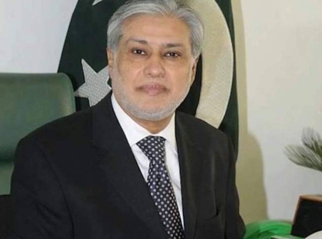اسحاق ڈار کے وکیل نے ان کی بیماری سے متعلق رپورٹ عدالت میں پیش کر دی