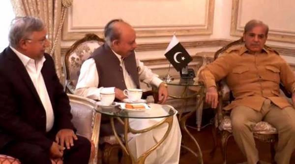 پی ٹی آئی کے سردار کامل عمر، سردار عاقل عمر اور سردار عادل عمر کی ن لیگ میں شمولیت