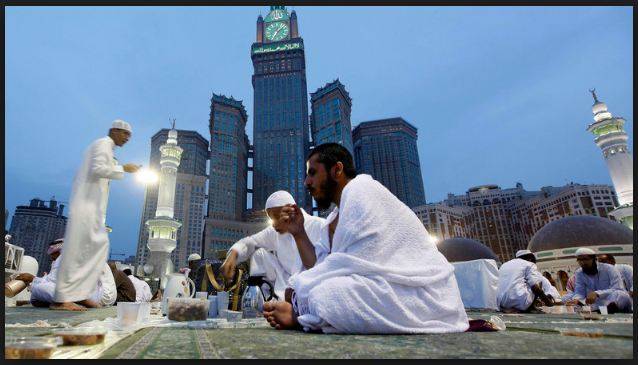 سعودی حکومت نے افطار کروانے کے خواہشمندوں کے لیے طریقہ کار کا اعلان کر دیا 