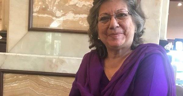 نامور شاعر فیض احمد فیض کی صاحبزادی منیزہ ہاشمی کو بھارت نے ڈی پورٹ کردیا