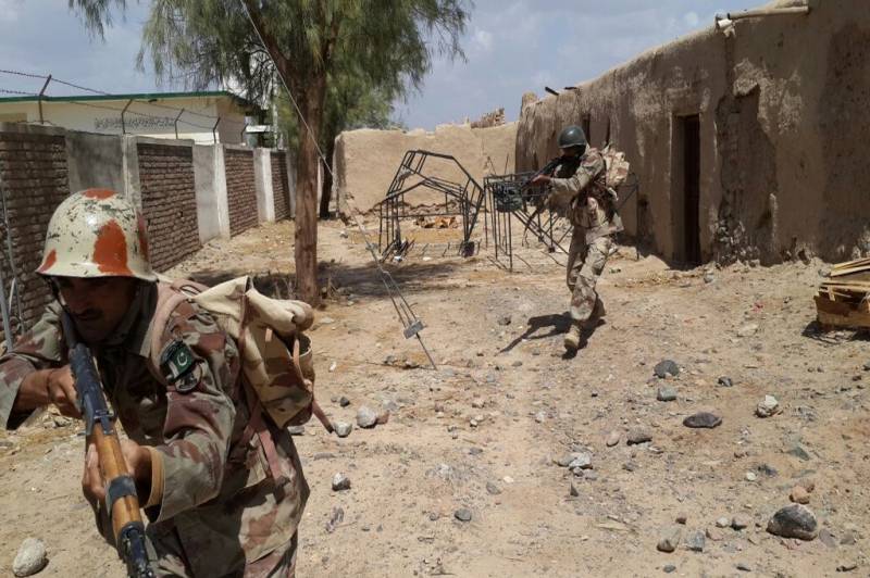 کوئٹہ میں سکیورٹی فورسز کا آپریشن،لشکر جھنگوی بلوچستان کے سربراہ سمیت تین دہشتگرد ہلاک