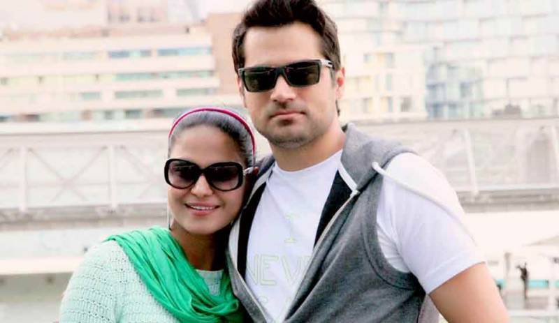 وینا ملک نے اپنے شوہر اسد خٹک سے خلع لے لی 