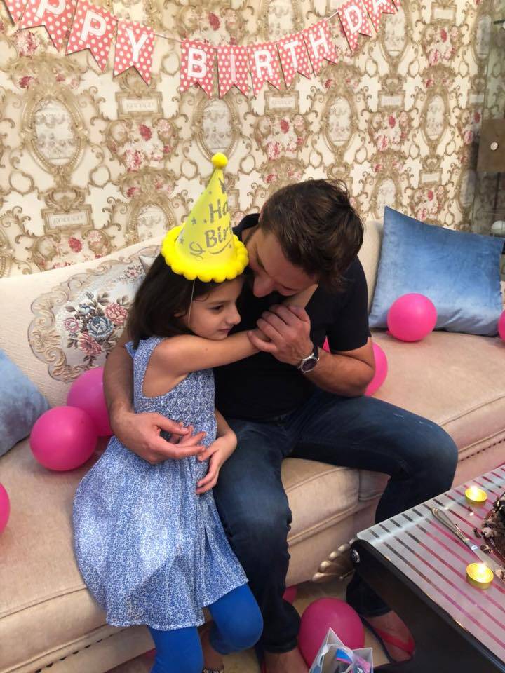 شاہد آفریدی کا اپنی بیٹی اسمارہ کی چھٹی سالگرہ کے موقع پر نہایت جذباتی پیغام جاری
