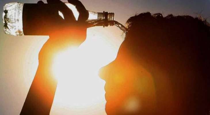 کراچی میں آج بھی پارہ 44 ڈگری تک جانے کا امکان