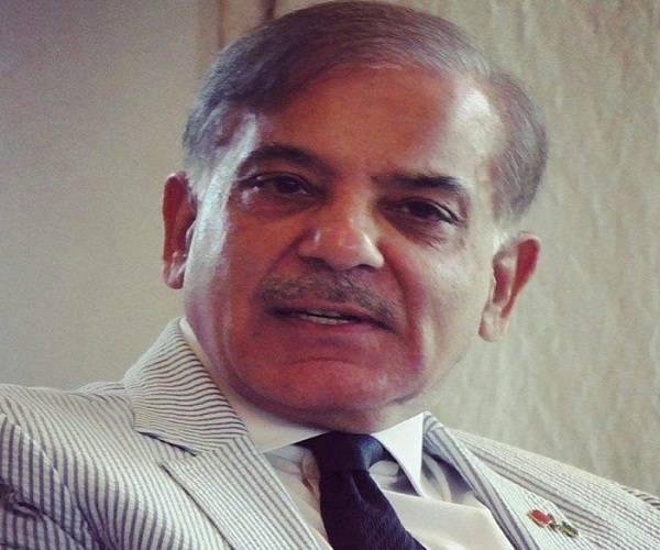 جو مریض اپنا علاج بیرون ملک کراتا تھا اب اس کا علاج یہاں بالکل مفت کیا جائے گا: شہباز شریف