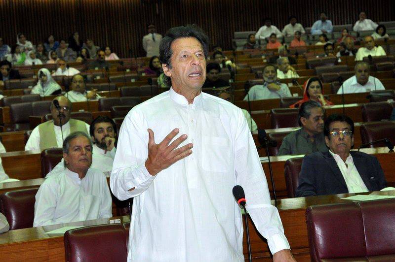 عمران خان عرصہ بعد پارلیمنٹ ہاﺅس پہنچ گئے