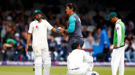 لارڈز ٹیسٹ: بابر اعظم بازو پر گیند لگنے سے زخمی ہو گئے 