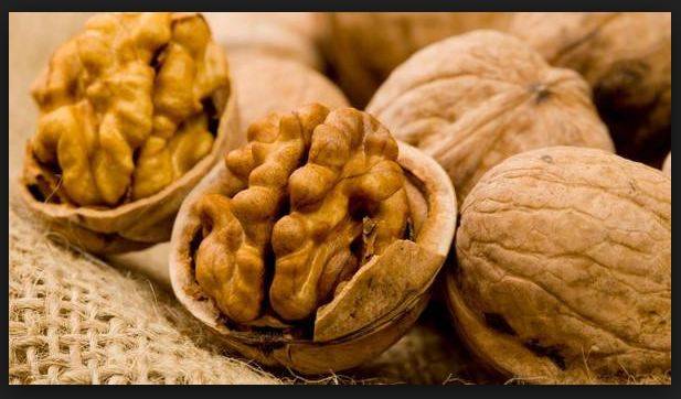 اخروٹ بھوک کم اور پیٹ بھرنے کا احساس دلاتا ہے