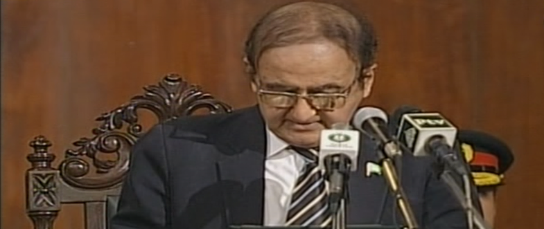 ڈاکٹر حسن عسکری نے نگراں وزیراعلیٰ پنجاب کا حلف اٹھالیا