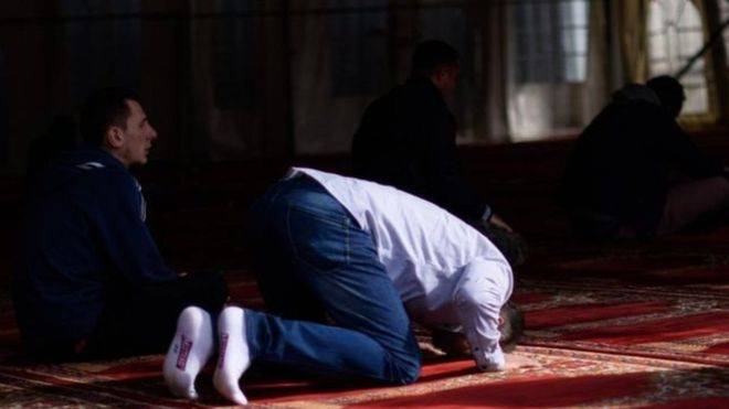 آسٹریا کا سات ’سیاسی مساجد‘ کو بند اور اماموں کو ملک بدر کرنے کا اعلان