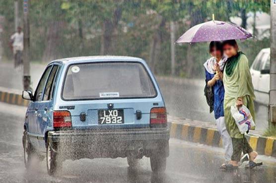 لاہور سمیت پنجاب کے مختلف شہروں میں بارش سے موسم خوشگوار