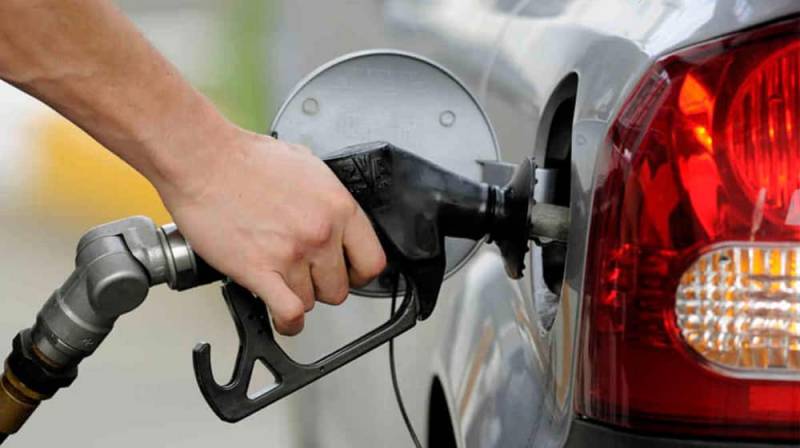 حکومت کا پیٹرولیم مصنوعات کی قیمتوں میں اضافے کا فیصلہ