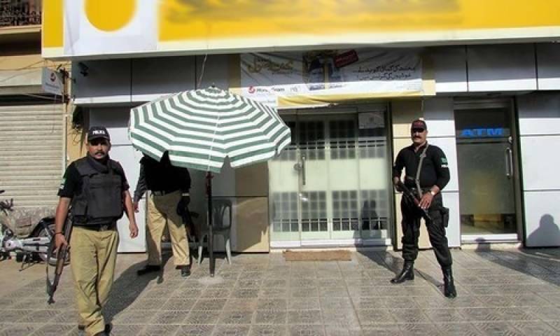 راولپنڈی: ڈاکو بینک سے 14 کروڑ روپے اور کئی کلوسونا لے کر فرار