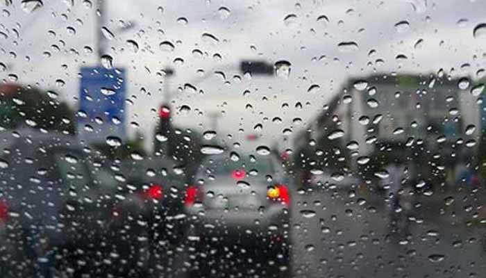 کراچی کے مختلف علاقوں میں بوندا باندی سے عید کا مزہ دوبالا