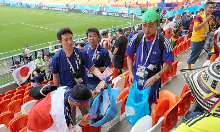 جاپانی شائقین نے فٹ بال ورلڈ کپ کے دوران انوکھی روایت قائم کر دی