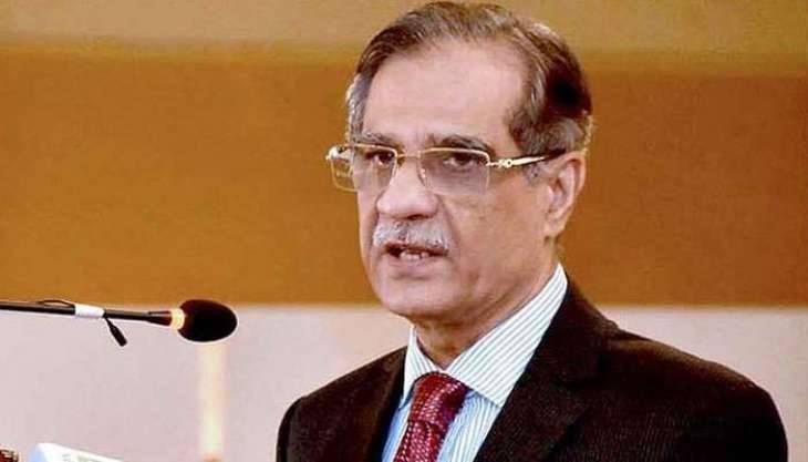 قرضہ معاف کرانے والے تمام افراد بریف کیس میں رقم ڈال کر یہاں لے آئیں:چیف جسٹس پاکستان