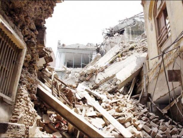  لاہور میں موسلادھار بارش بیشتر علاقوں میں حادثات کا سبب بننے لگی
