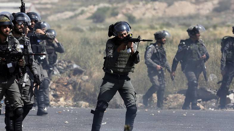 اسرائیلی افواج کی فائرنگ، 2 فلسطینی نوجوان شہید، 300 سے زائد زخمی