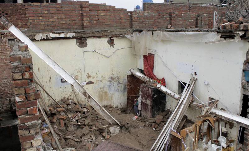 پنجاب میں بارش کے باعث چھتیں گرنے اور دیگر حادثات میں 8 افراد جاں بحق