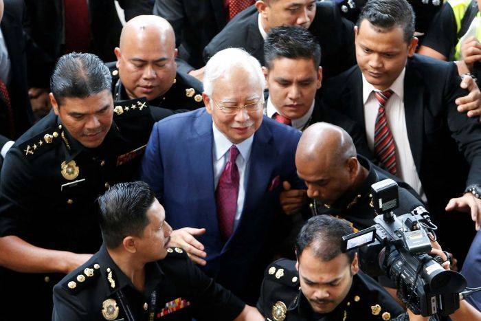 ملائیشیا کے سابق وزیراعظم نجیب رزاق پر فرد جرم عائد