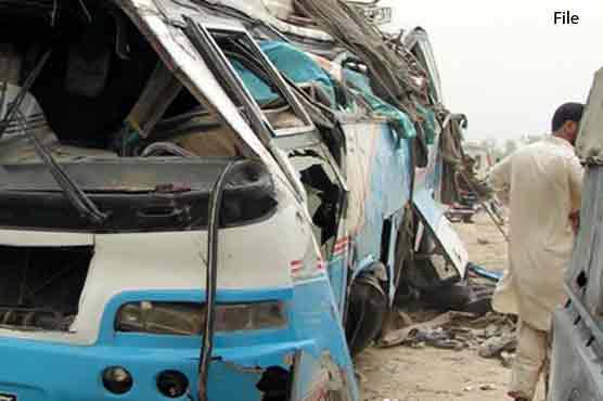 نوابشاہ: ٹریفک حادثے میں 11 افراد جاں بحق