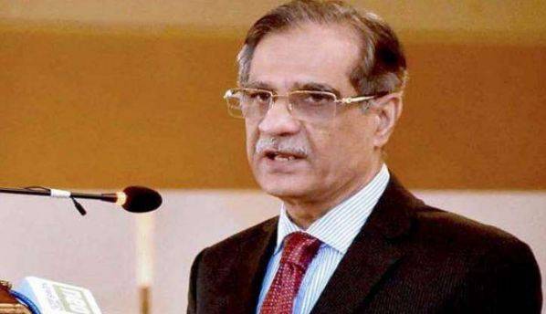 پیٹرولیم مصنوعات کی امپورٹ شفاف ہونی چاہیے،افسران کی عیاشیوں کا بوجھ صارف کو اٹھانا پڑتا ہے:چیف جسٹس