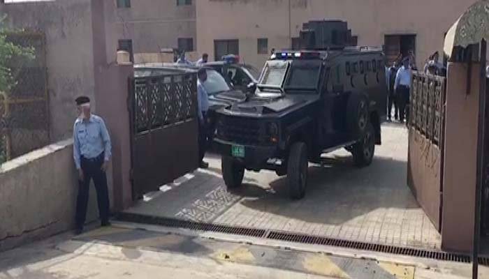 سزا یافتہ کیپٹن (ر) صفدر کو اڈیالہ جیل بھیج دیا گیا