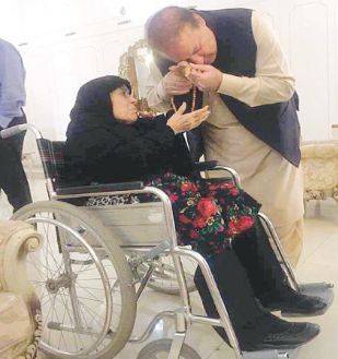 نواز شریف کو گرفتار نہیں ہونے دوں گی،سابق وزیراعظم کی والدہ کاایئرپورٹ استقبال کرنے کا فیصلہ