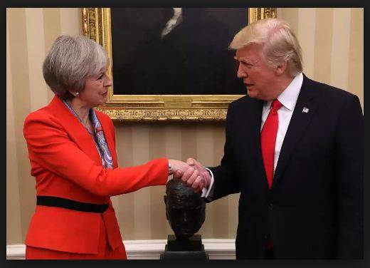 امریکی صدر ٹرمپ اور برطانوی وزیراعظم تھریسا مے   کی  غیر رسمی ملاقات