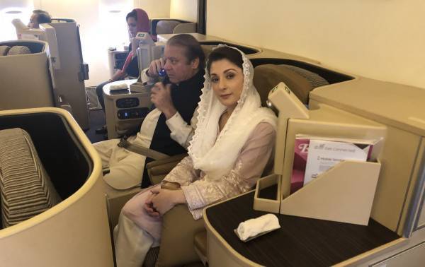 نیب کی ٹیم نے نواز شریف اور مریم نواز کو گرفتار کر لیا