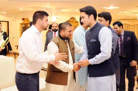 جنید صفدر لاہو ر پہنچ گئے،والدہ مریم نواز اور نانا نواز شریف سے اڈیالہ جیل میں ملاقات کریں گے