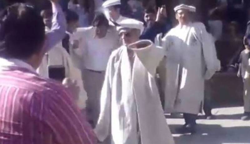 چیف جسٹس کا ہنزہ ویلی میں شہریوں کے ساتھ روایتی رقص