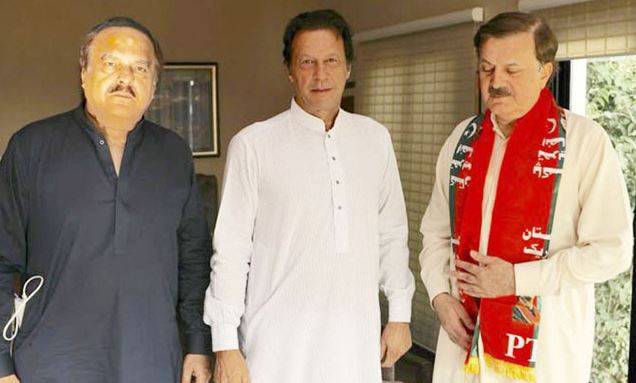 ہمایوں اختر نے پی ٹی آئی کی حمایت میں اپنے کاغذات نامزدگی واپس لے لیے 