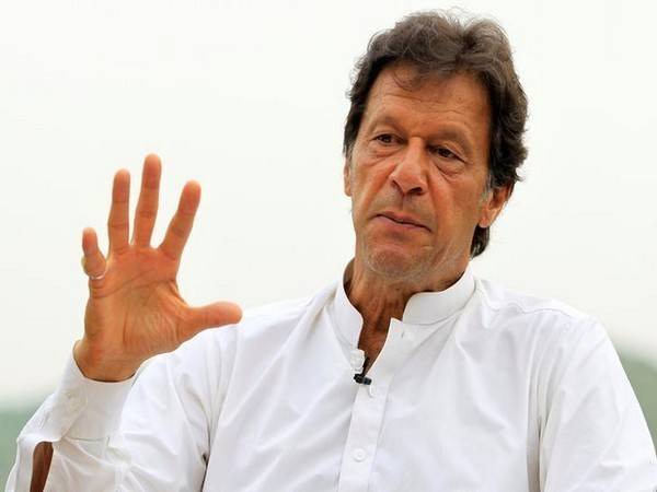 اشتہاروں سے کبھی ترقی نہیں ہوتی، ترقی اچھے نظام حکومت سے ہوتی ہے: عمران خان
